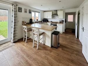 Photo 7- click for photo gallery